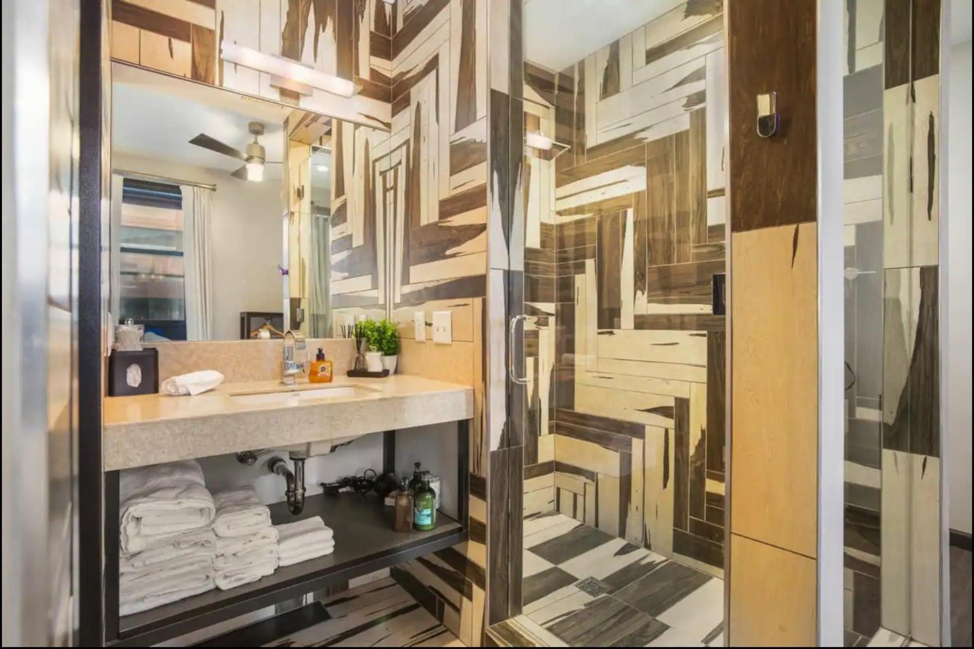 Good Hotels Downtown Денвер Экстерьер фото